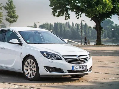 Opel Insignia технические параметры, цены и комплектации