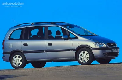 Opel zafira hi-res stock photography and images - Alamy