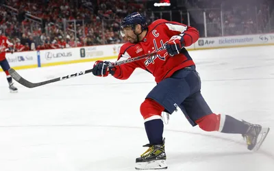 Овечкин вышел на второе место в списке лучших снайперов в истории НХЛ