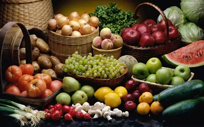 Обои на рабочий стол Яркие овощи, фрукты, ягоды в каплях воды, обои для  рабочего стола, скачать обои, обои бесплатно