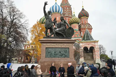 Реставрация памятника Минину и Пожарскому на Красной площади завершена -  Газета.Ru | Новости