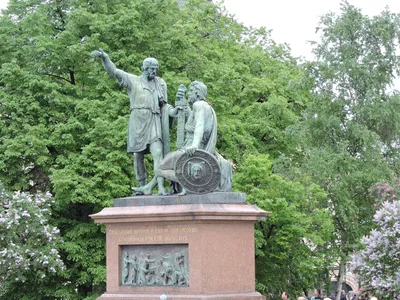 File:Памятник Минину и Пожарскому в Москве IMG6834 2008 e1t.jpg - Wikimedia  Commons