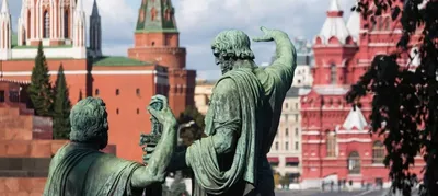Памятник Минину и Пожарскому открыли после реставрации: \"Был проломлен  череп\" - МК