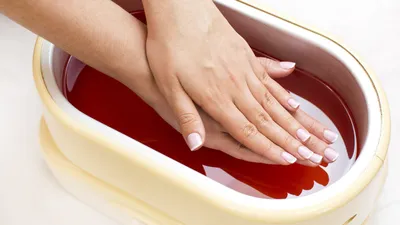 Парафинотерапия для рук в домашних условиях: пошаговая инструкция с фото,  видео, отзывами косметолога