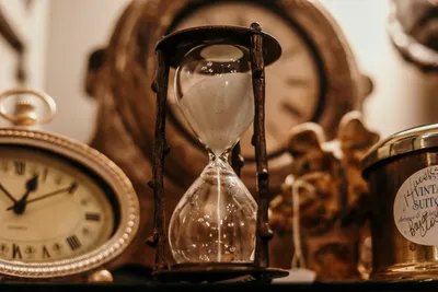 картинки : песочные часы, Часы, измерительный инструмент, смотреть,  будильник, Натюрморт фотография, античный, Аксессуары для дома, дизайн  интерьера 6612x4408 - - 1558069 - красивые картинки - PxHere