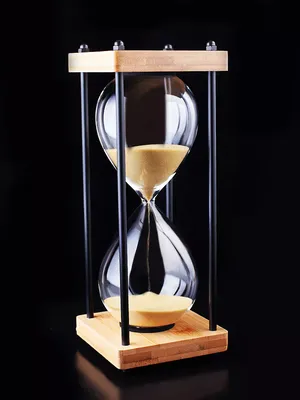 Часы, время, пространство, обои, заставка, фон, коричневый, черный, древо,  античный, антиквариат, песочные часы, прошлое, минуты, жизнь, измерение.  foto de Stock | Adobe Stock