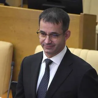Дмитрий Певцов