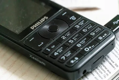 Телефон Philips Xenium E227 Red — купить в интернет-магазине по низкой цене  на Яндекс Маркете