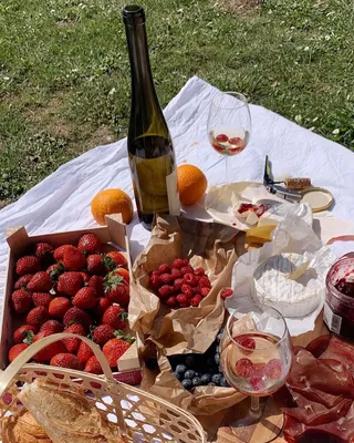 Simple Summer Picnic - Cali Girl In A Southern World
