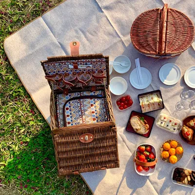 6 Mother's Day Picnic Ideas If Traditional Brunch Isn't Her Thing