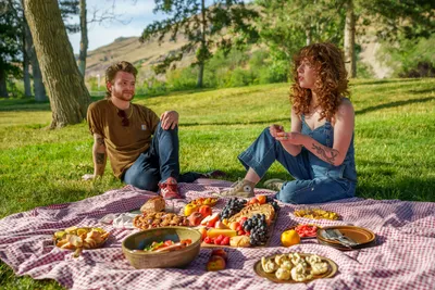 What to Pack for a Picnic Date - Don't Just Fly