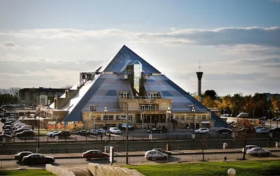 Пирамида из нефрита 3х3х2,5 см 124234 купить в Москве в интернет-магазине  Уральский сувенир