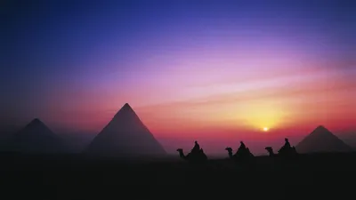 Пирамиды на фоне заката | Пикабу