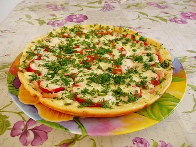 Пицца на сковороде на сметане с сосисками быстро и просто рецепт с фото -  1000.menu