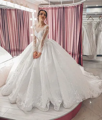 Пышное свадебное платье со шлейфом , Свадебное платье со светоотражающим  кружевом , Свадебное платье | Свадебные платья, Пышные свадебные платья,  Платье на свадьбу