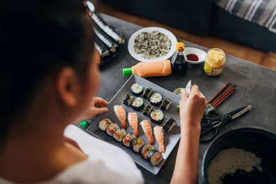 Мир суши - разновидности суши и посуда для суши