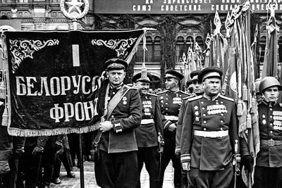 Семилетний гость Парада Победы 1945 года узнал себя на кадрах кинохроники -  Российская газета