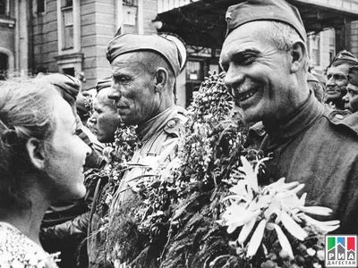 Межпоселенческая центральная библиотека Каменского района | Участники  легендарного парада Победы в Москве 24 июня 1945 года