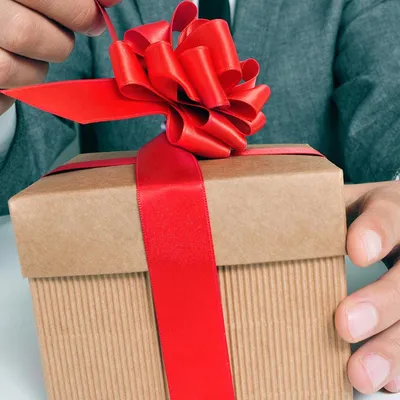Что подарить состоятельному мужчине на день рождения — подарки для богатых  мужчин на ДР