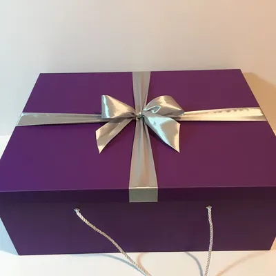 Подарочная коробка - Подарочная черная коробочка из картона 20x20x10 см