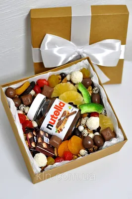 Купить Успешный подарочный набор с чаем и сладостями в крафт-коробке 20*20  см с доставкой по России