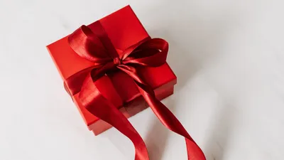 Подарок на день рождения сюрприз бокс коробка с подарком девушке, парню,  ребенку \"Эмоции гарантированные\" (ID#1942737002), цена: 817 ₴, купить на  Prom.ua