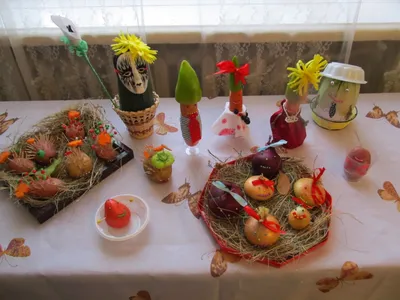 Zaripa Biosea - Сегодня с детьми делали вот эти забавные поделки из овощей  на праздник урожая. Пусть результат и не ах, но сам процесс такой был  забавный - провели качественно время с
