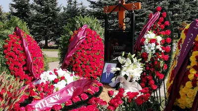 Похороны в России: сколько стоят, как получить свидетельство и справку о  смерти, место на кладбище