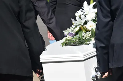 В Милане прошли похороны Тото Кутуньо под аплодисменты поклонников - РИА  Новости, 24.08.2023