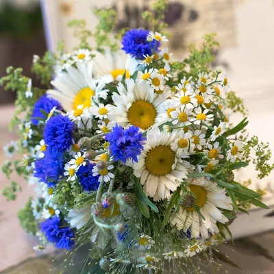 Охапка полевых цветов - купить в СПБ с доставкой в Kraft Flowers