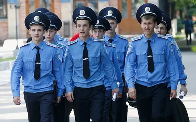 Полицейские в Петербурге жестко задержали 14-летнюю школьницу. Родители  пожаловались в прокуратуру - BBC News Русская служба
