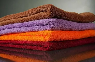 Как выбрать полотенца для дома: чем хороша микрофибра, зачем приобретать  вафлю и какая модель быстро высушит волосы