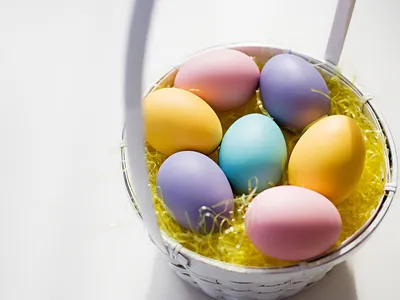 Диетолог рассказала, как и чем нужно красить яйца на Пасху - РИА Новости,  09.03.2023