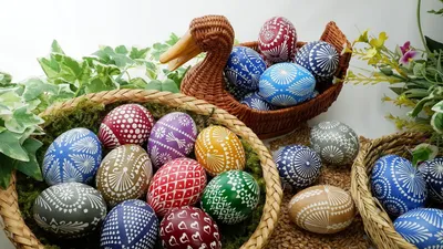 КАК ПОКРАСИТЬ ЯЙЦА - чем лучше всего красить яйца на Пасху