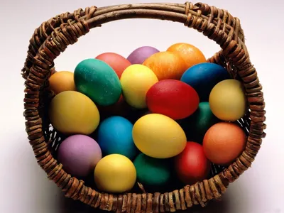 Лайфхаки к Пасхе: как покрасить яйца