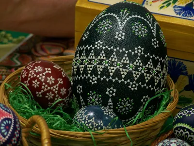 Как красить яйца: используем подручные средства - tochka.net