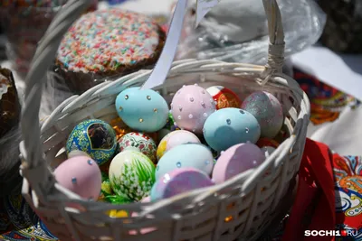 Как правильно красить, хранить и есть пасхальные яйца: советы  врача-диетолога - KP.RU