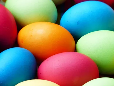 Как покрасить яйца на Пасху — 10 лучших способов