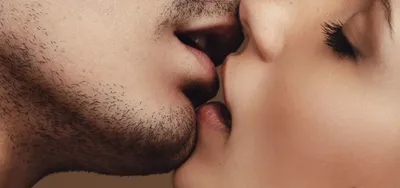 Сексолог объяснил, почему первый поцелуй обязательно должен быть удачным -  Men