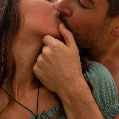 Страстные поцелуи увеличивают женское либидо, - ученые
