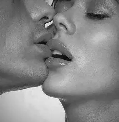 Поцелуй, страсть, красивая пара, губы…» — создано в Шедевруме