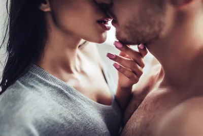 Как поцеловать девушку в шею | Место силы | Территория мужчин | Дмитрий  Светлов | Дзен