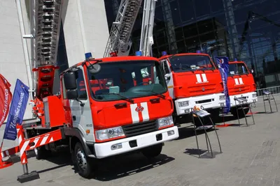 Главе МЧС показали новое поколение пожарных машин КамАЗ - Quto.ru