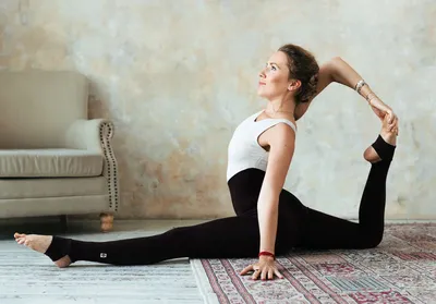6 поз йоги для облегчения дискомфорта в животе