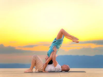 8 поз йоги для красоты, здоровья и долголетия с Надеждой Коляко - Студия  йоги Чакра