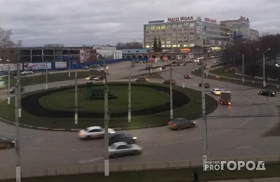 Автоэксперт Васильев разъяснил новые правила проезда круговых перекрестков  | Авто | Аргументы и Факты