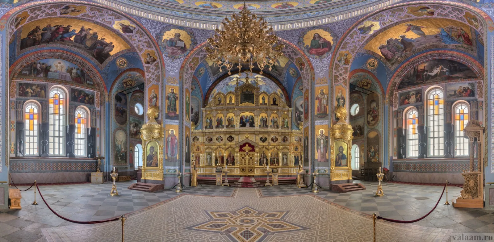 Интерьер Храма Фото