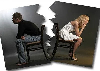 Унылые мужчина и женщина при ребенок думая о ссоре Стоковое Фото -  изображение насчитывающей супруг, отрицательно: 95268792
