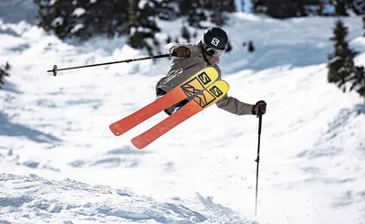 GORKY.SPORT | Спорт в НН on Instagram: \"Любители лыж здесь? 👋 Подготовили  3 интересных факта о лыжах, 2 — правда, 1 — нет. Сможете найти его?  1️⃣Слово «лыжи» происходит от древнескандинавского слова «