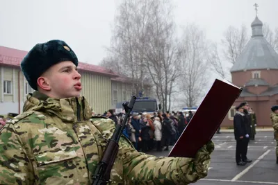 Присяга 2021: клятва на верность Родине у стен Главного храма Вооруженных  сил России